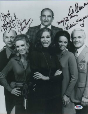 Mary Tyler Moore Cast Signed Photo